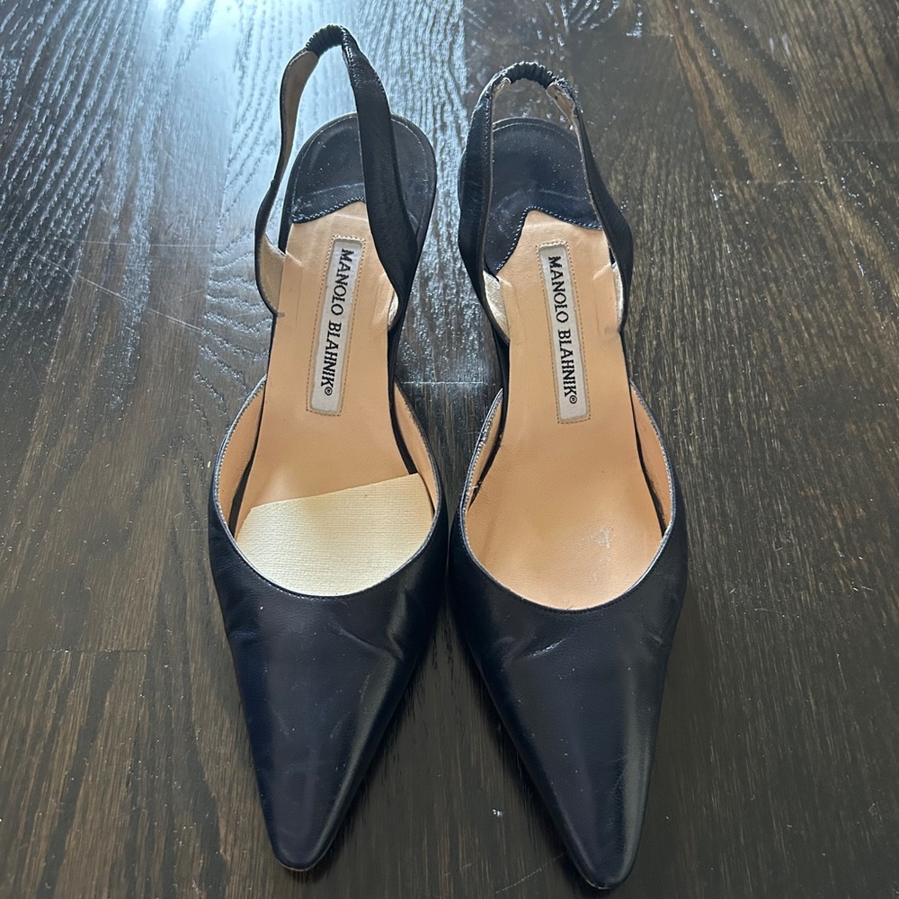 Manolo Blahnik Classic Navy Leather Pointed Heels